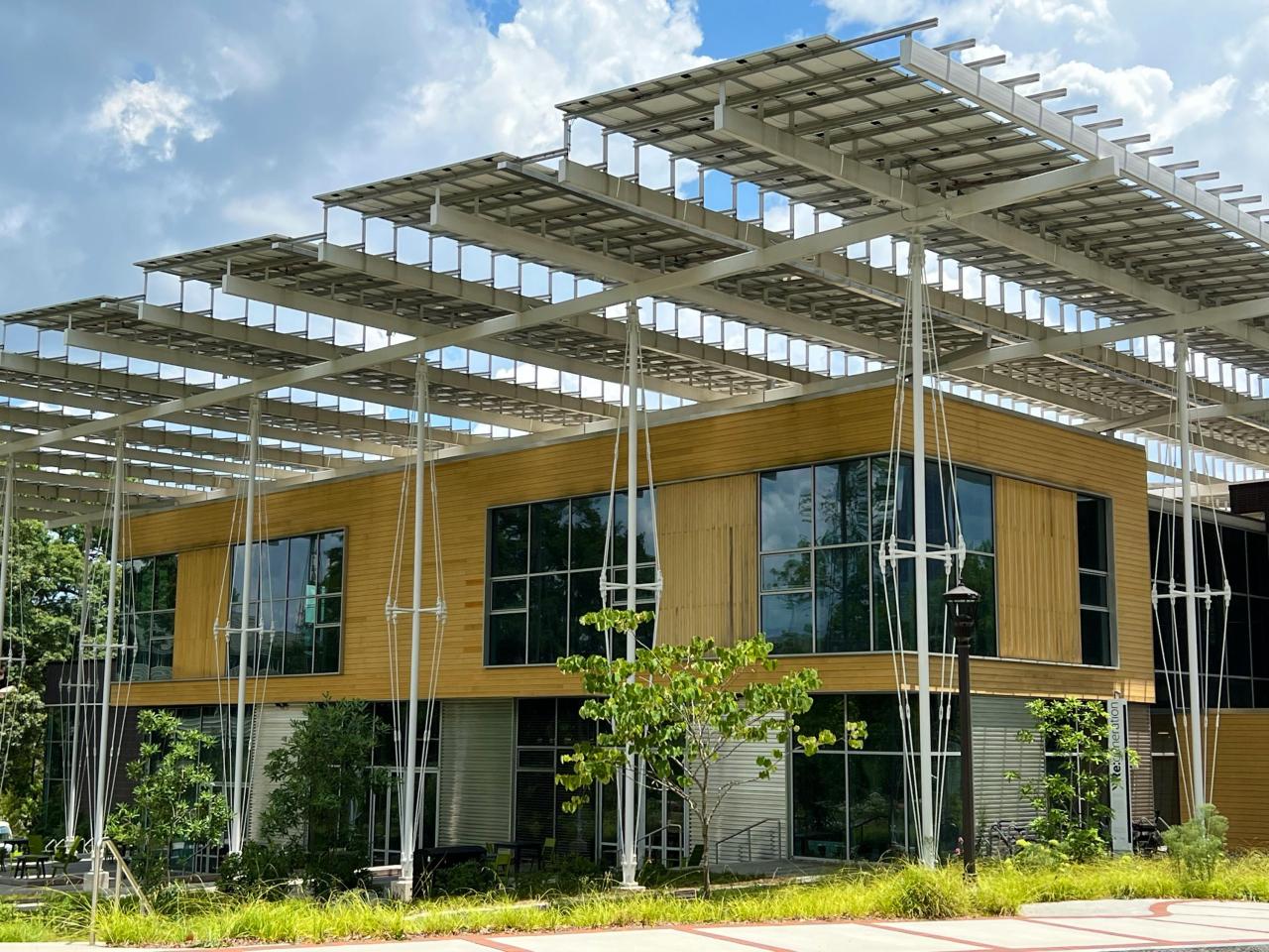 Ecolabels, Innovation, and Green Market Transformation: Learning to LEED |  News Center